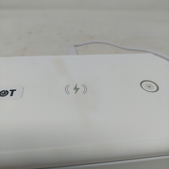 Cahot UV Light Sanitizer Portable Box Wireless Phone Charging Model UM-T20 - Picture 10 of 13